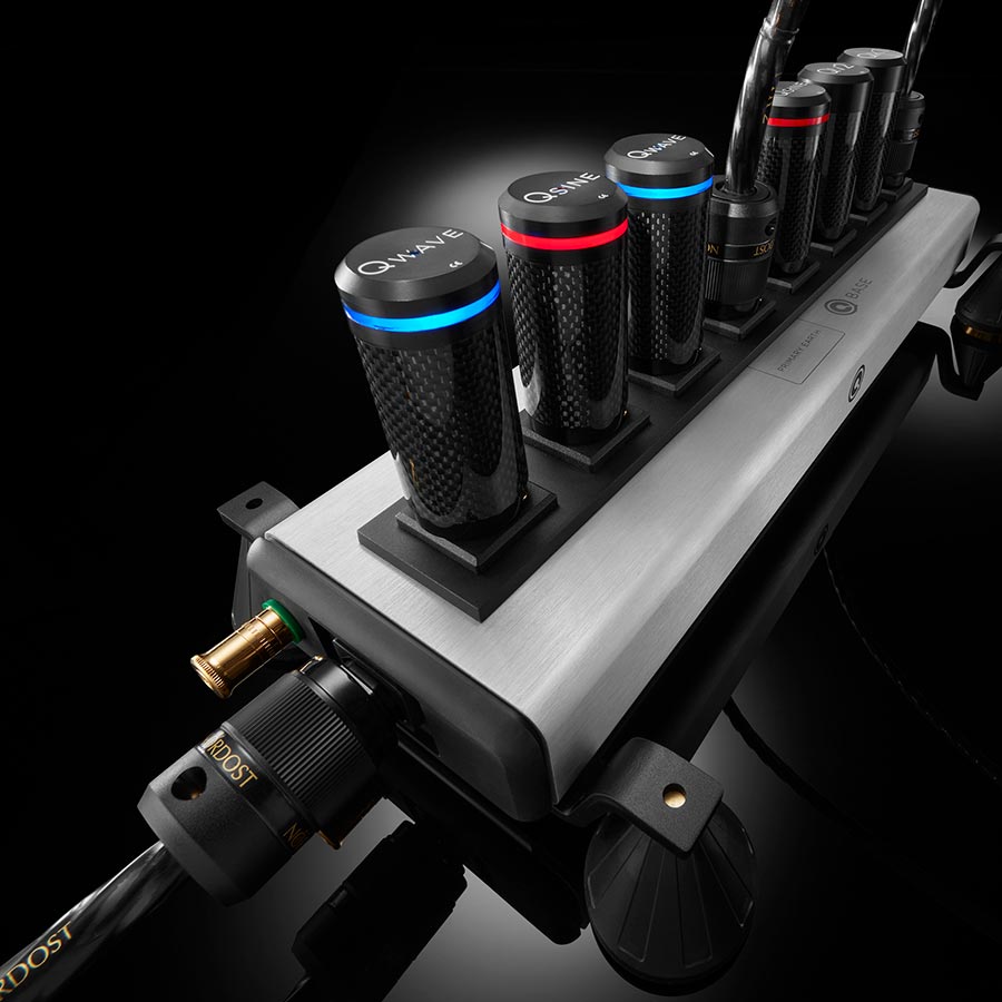 Nordost QRT power distribution system with modular plug-ins and clean layout