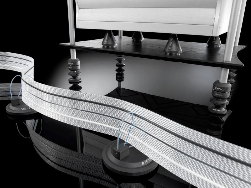 High-end Nordost cables elevated by Sort Lifts and paired with Sort FÃ¼t under a hi-fi component rack
